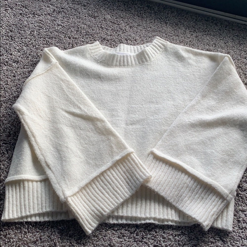Cropped Women’s White Sweater
